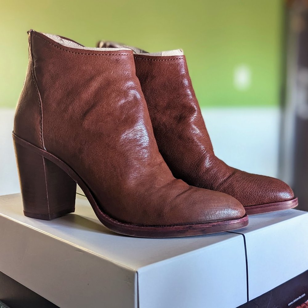 Dolce Vita Women's Stevie Cognac Leather